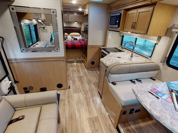 Class C Motorhome-XLarge (C-XLarge)